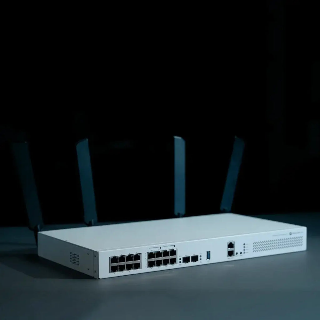 Crs418-8p-8g-2s + 5axq2axq-rm mikrotik